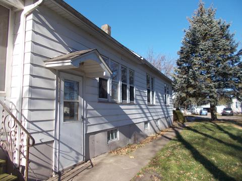 211 W 1st St, Spring Valley, IL 61362 photo 2