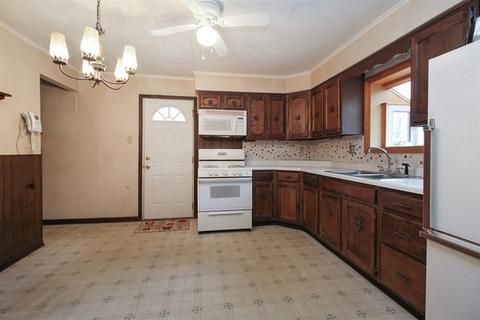 215 Hereford Ave, Steger, IL 60475 photo 3