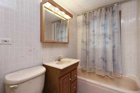 215 Hereford Ave, Steger, IL 60475 photo 5