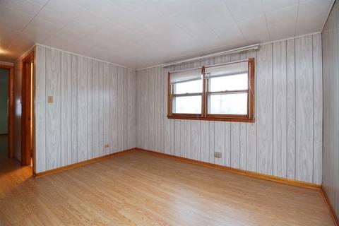 215 Hereford Ave, Steger, IL 60475 photo 8