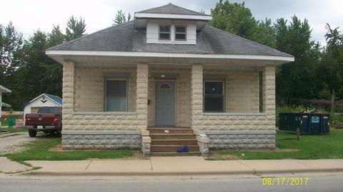 519 E Walnut St, Watseka, IL 60970 photo 1