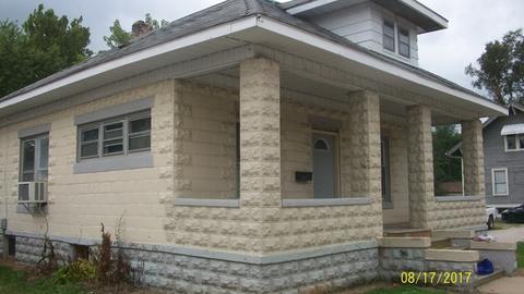 519 E Walnut St, Watseka, IL 60970 photo 2