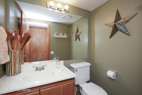 2040 Aronomink Cir, Elgin, IL 60123 photo 23