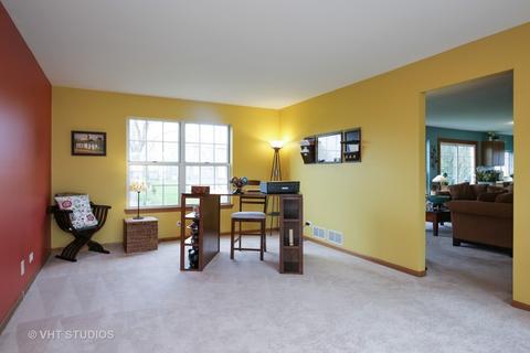 2040 Aronomink Cir, Elgin, IL 60123 photo 4