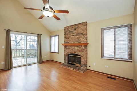 1504 Knotty Pine Dr, Elgin, IL 60123 photo 8
