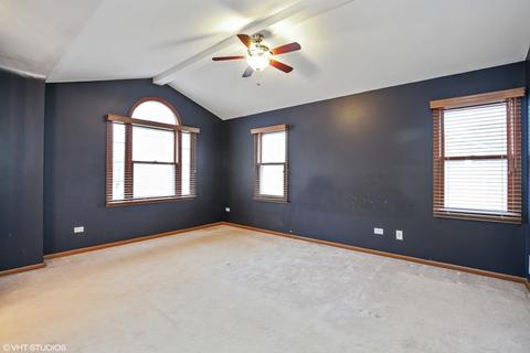 1504 Knotty Pine Dr, Elgin, IL 60123 photo 11