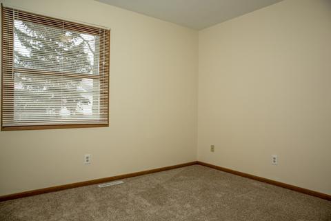 528 Park Rd, Lakemoor, IL 60051 photo 7