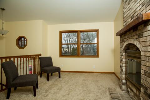 528 Park Rd, Lakemoor, IL 60051 photo 2
