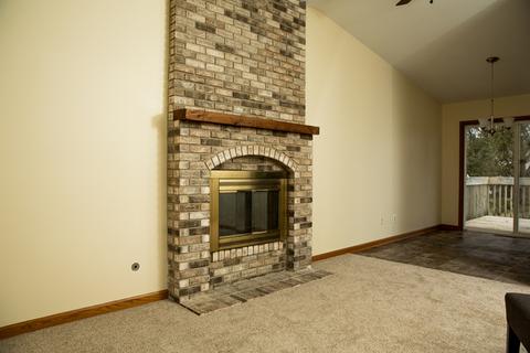 528 Park Rd, Lakemoor, IL 60051 photo 3