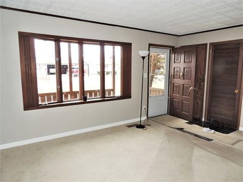 2202 Schuyler Dr, Peru, IL 61354 photo 9