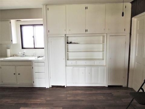 2202 Schuyler Dr, Peru, IL 61354 photo 8