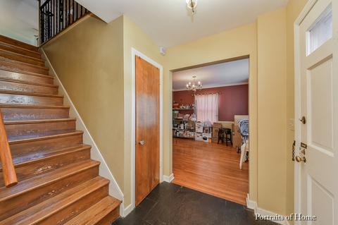 675 Chester Ave, Elgin, IL 60120 photo 3