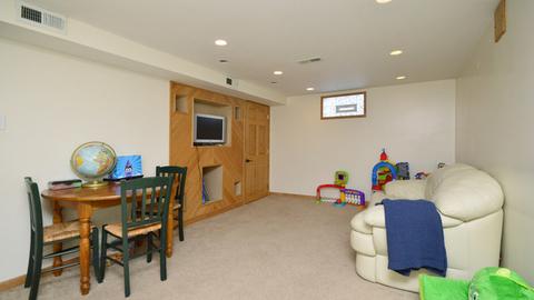 1745 Lee St, Des Plaines, IL 60018 photo 12