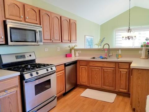 2552 Hatfield Ct, Elgin, IL 60123 photo 10