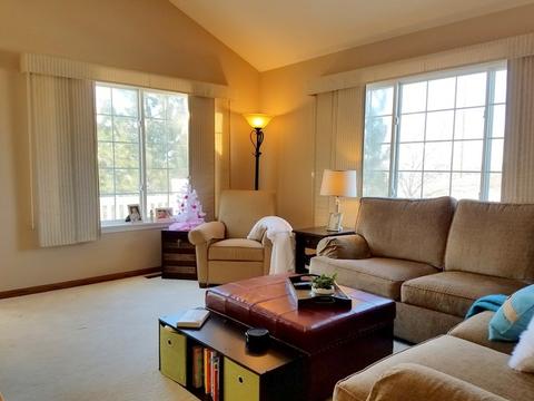 2552 Hatfield Ct, Elgin, IL 60123 photo 4