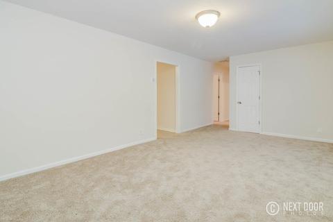 729 Simms St, Aurora, IL 60505 photo 2