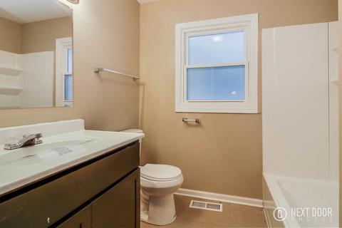 729 Simms St, Aurora, IL 60505 photo 9