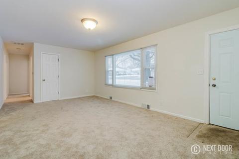 729 Simms St, Aurora, IL 60505 photo 3