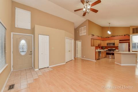 1015 Pheasant Run Ln, Aurora, IL 60504 photo 3