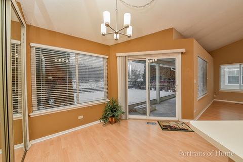 1015 Pheasant Run Ln, Aurora, IL 60504 photo 8