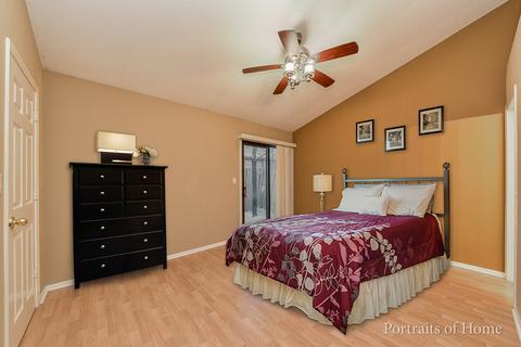 1015 Pheasant Run Ln, Aurora, IL 60504 photo 17