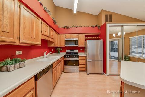 1015 Pheasant Run Ln, Aurora, IL 60504 photo 11
