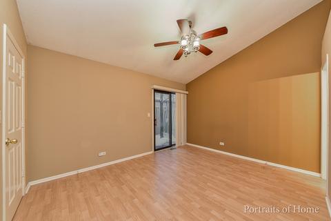 1015 Pheasant Run Ln, Aurora, IL 60504 photo 16