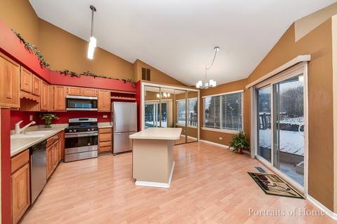 1015 Pheasant Run Ln, Aurora, IL 60504 photo 10