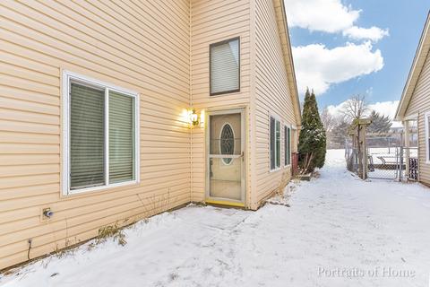 1015 Pheasant Run Ln, Aurora, IL 60504 photo 2