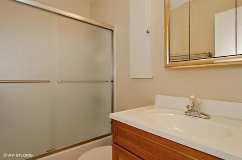 1401 Palm Dr, Wheeling, IL 60090 photo 9