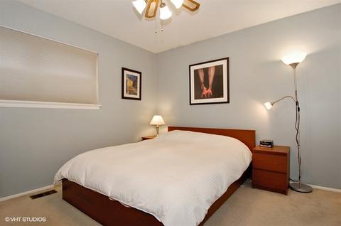 1401 Palm Dr, Wheeling, IL 60090 photo 5
