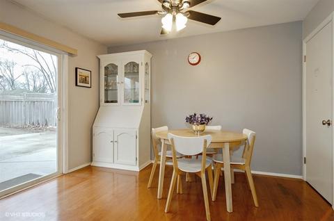 1401 Palm Dr, Wheeling, IL 60090 photo 4