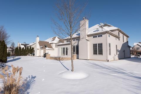 12152 Winterberry Ln, Plainfield, IL 60585 photo 2