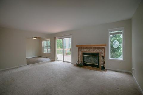 925 Old Oak Cir, Algonquin, IL 60102 photo 3