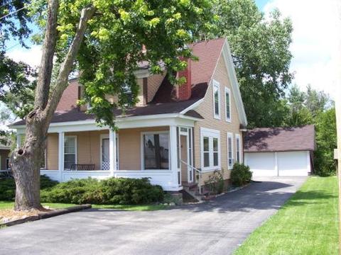 204 E Brink St, Harvard, IL 60033 photo 1