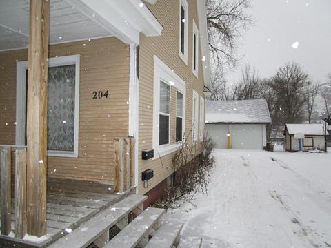 204 E Brink St, Harvard, IL 60033 photo 2