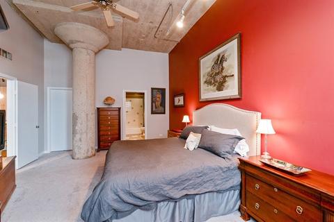 17 N Loomis St #2D, Chicago, IL 60607 photo 11
