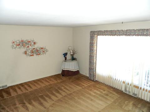 4025 Suffolk Ln, Hoffman Estates, IL 60192 photo 4