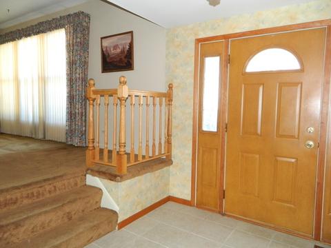 4025 Suffolk Ln, Hoffman Estates, IL 60192 photo 2