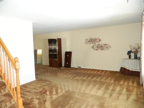 4025 Suffolk Ln, Hoffman Estates, IL 60192 photo 3