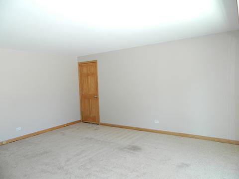 4025 Suffolk Ln, Hoffman Estates, IL 60192 photo 10