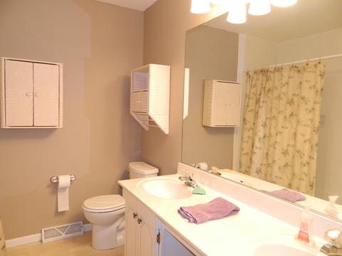 4025 Suffolk Ln, Hoffman Estates, IL 60192 photo 17