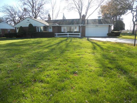 1061 Summit St, Elgin, IL 60120 photo 1