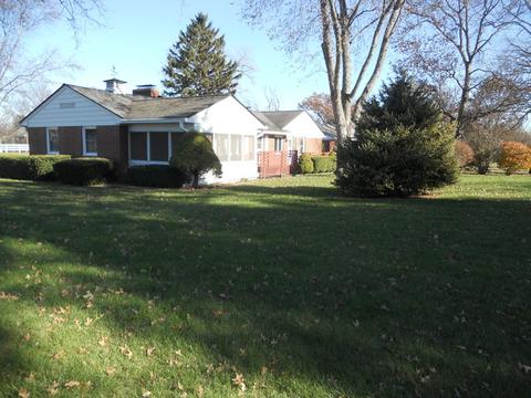 1061 Summit St, Elgin, IL 60120 photo 2