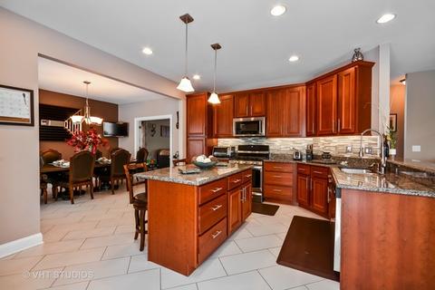 2048 Grovetown Dr, Bartlett, IL 60103 photo 5