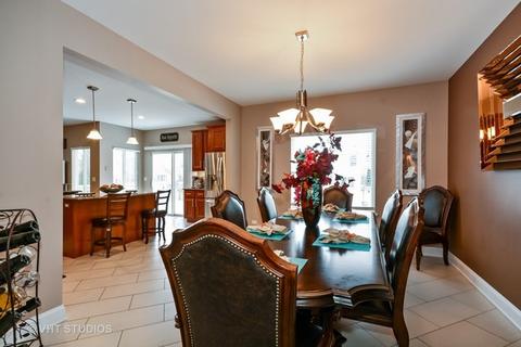 2048 Grovetown Dr, Bartlett, IL 60103 photo 9