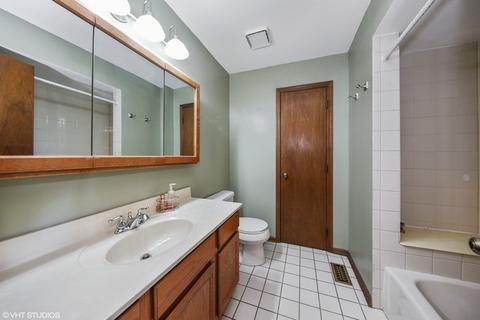8912 Plainfield Rd, Brookfield, IL 60513 photo 10