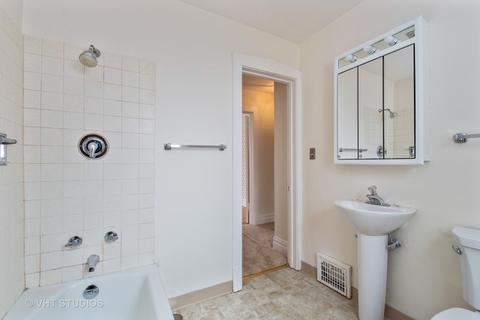 915 N Main St, Wheaton, IL 60187 photo 10