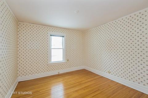 915 N Main St, Wheaton, IL 60187 photo 8