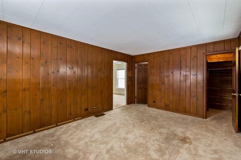 915 N Main St, Wheaton, IL 60187 photo 5